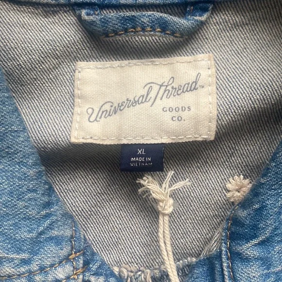 denim jacket from Universal Thread. NWT small - Picture 4 of 5